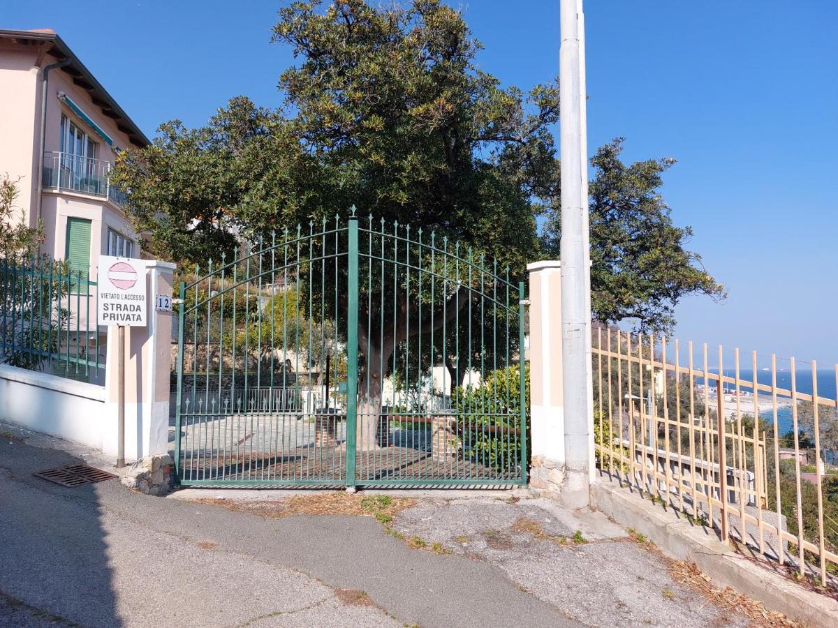 Ferienwohnung Una Finestra Sul Mare Monolocale Bergeggi Exterior foto