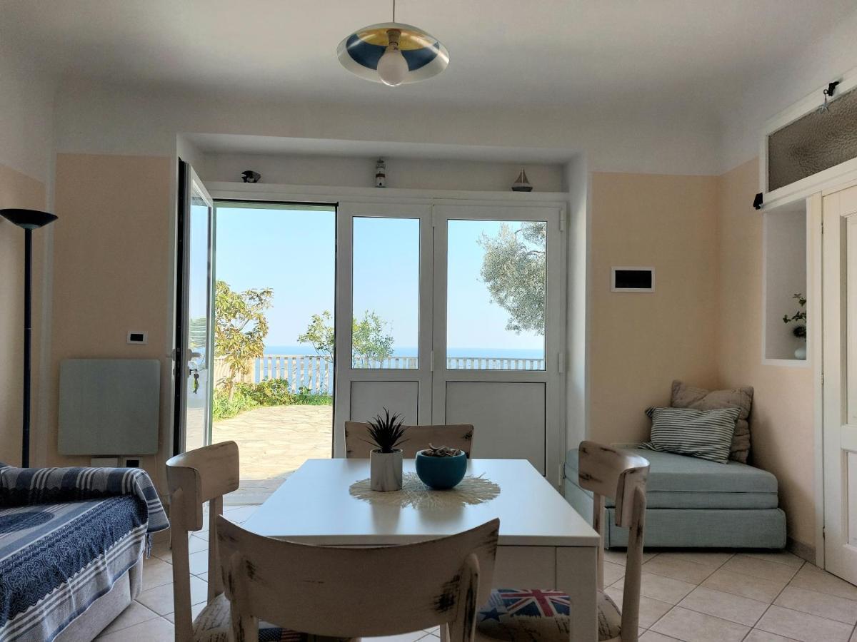 Ferienwohnung Una Finestra Sul Mare Monolocale Bergeggi Exterior foto