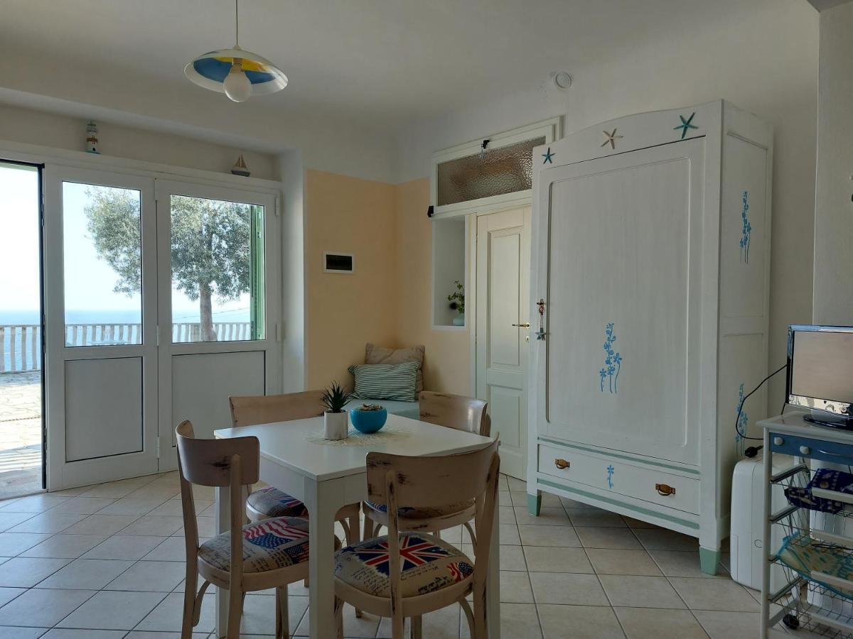 Ferienwohnung Una Finestra Sul Mare Monolocale Bergeggi Exterior foto