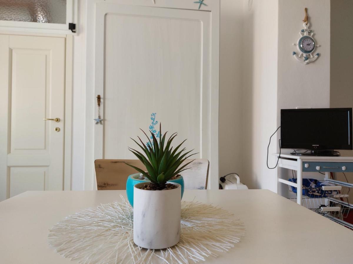 Ferienwohnung Una Finestra Sul Mare Monolocale Bergeggi Exterior foto
